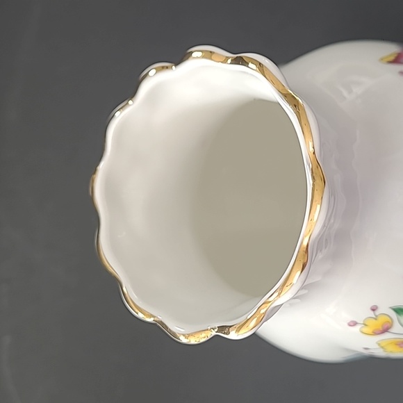Queens Fine Bone China Vase - Picture 9 of 11